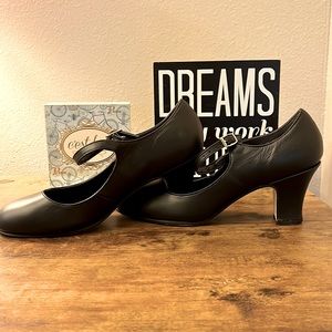 NWOB Capezio 653 Womens Manhattan Character Black Leather Dance Shoes Heels 7.5
